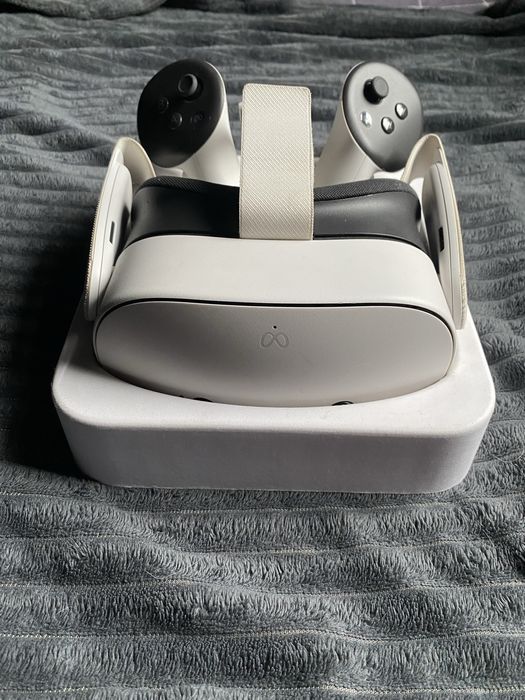 Oculus Quest 3s.