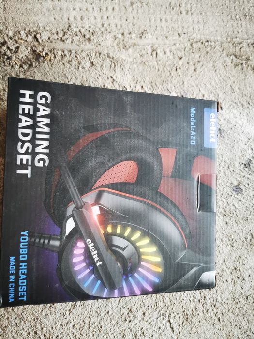 Căști gaming cu microfon