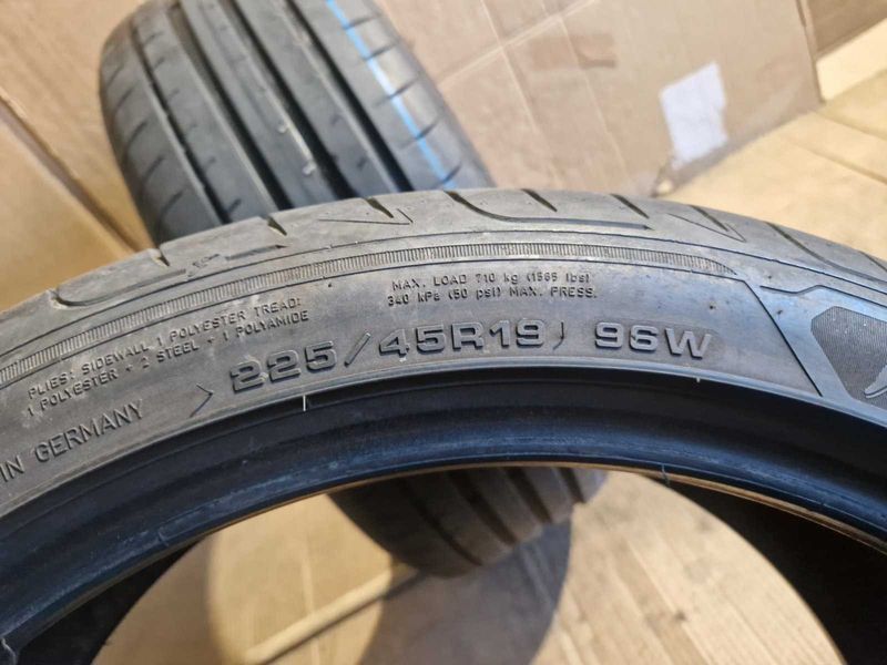 2 Goodyear R19 225/45
летни гуми DOT3619