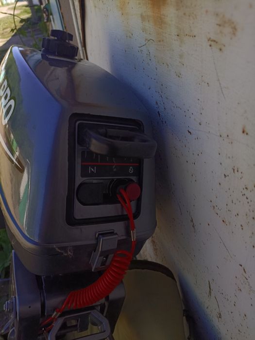 Продам Лодочный мотор