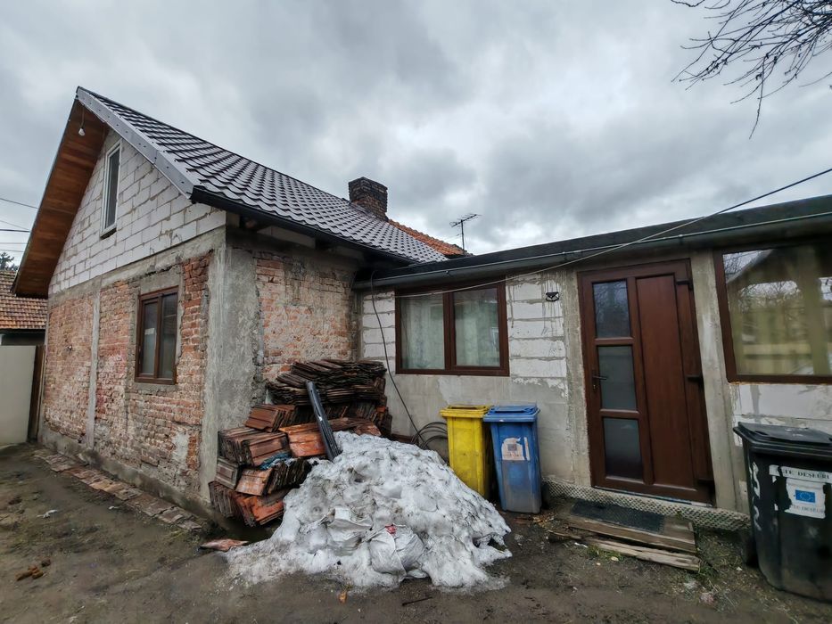 Casă de vânzare renovată recent in Petrosani, zona colonie