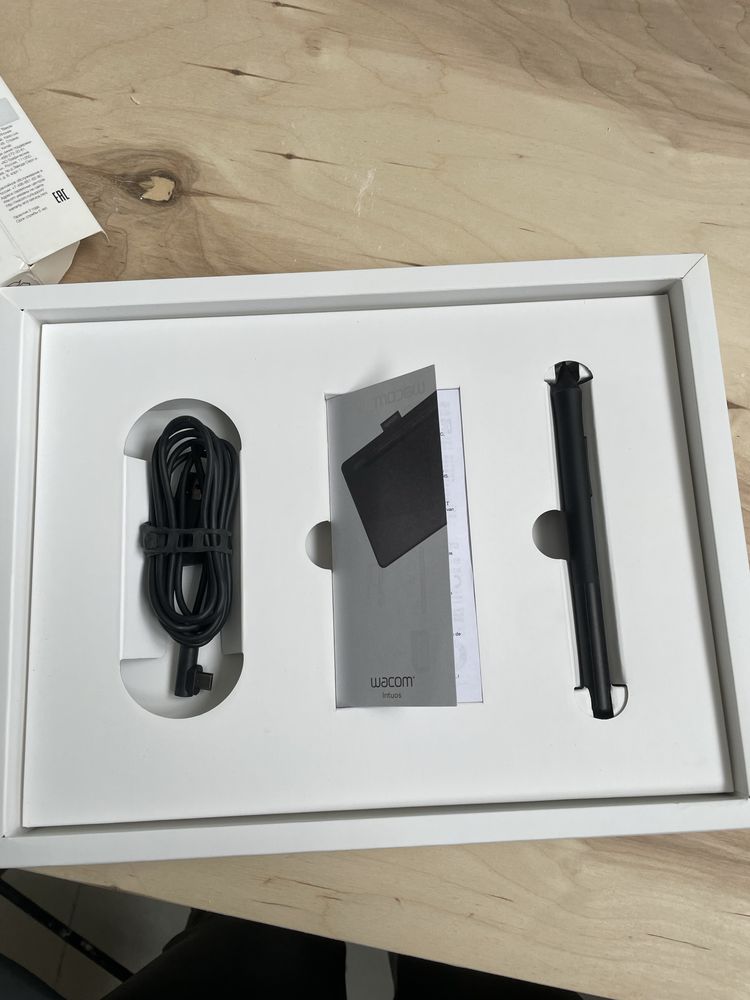 Wacom Intuos Medium графический планшет: 35 000 тг. - Графические ...