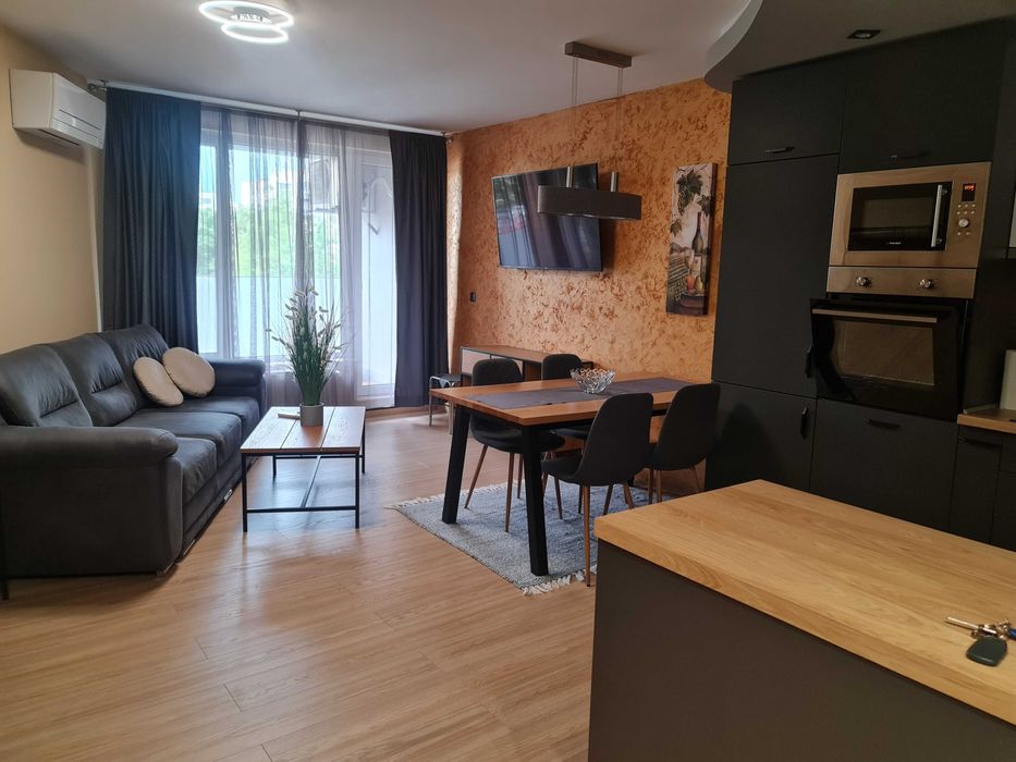 Дава се под наем Тристаен апартамент в София, Център - 92 кв.м за 997.05 € - Снимка #3