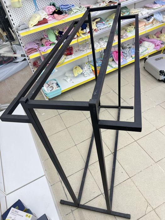 Стойка для одежды