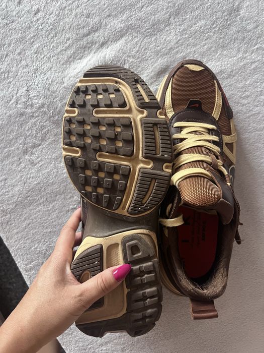 Чисто нови nike 42