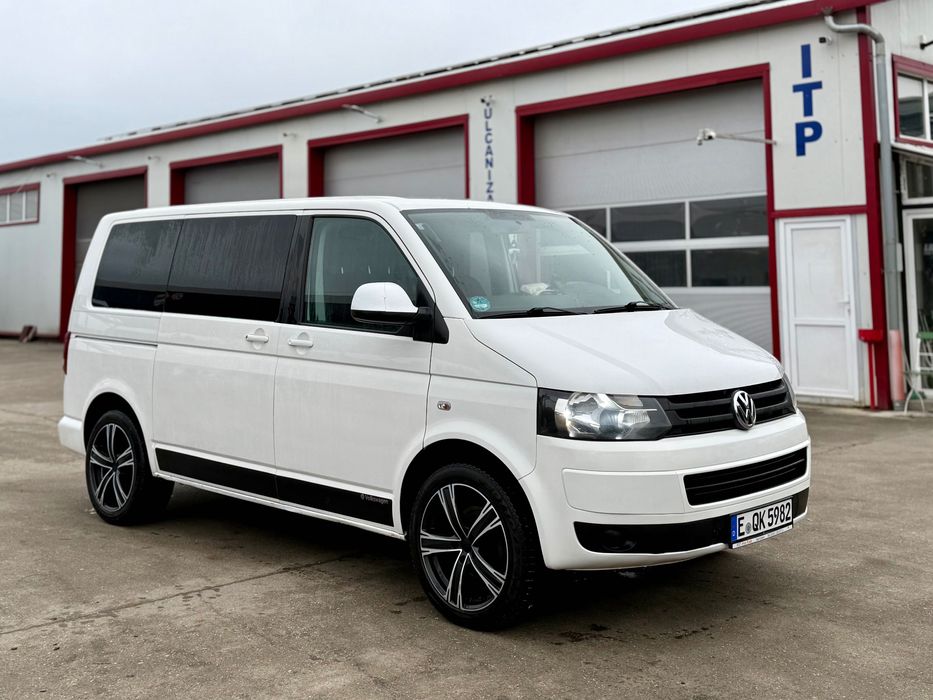 Volkswagen T5 Transporter 9 Locuri 2013