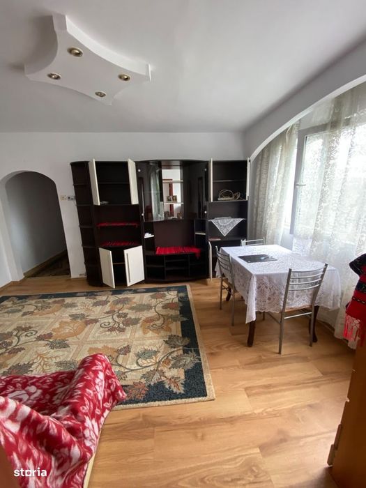 Apartament cu 2 camere zona linistita