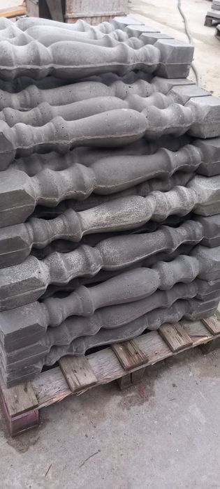 Vând stâlpișori beton