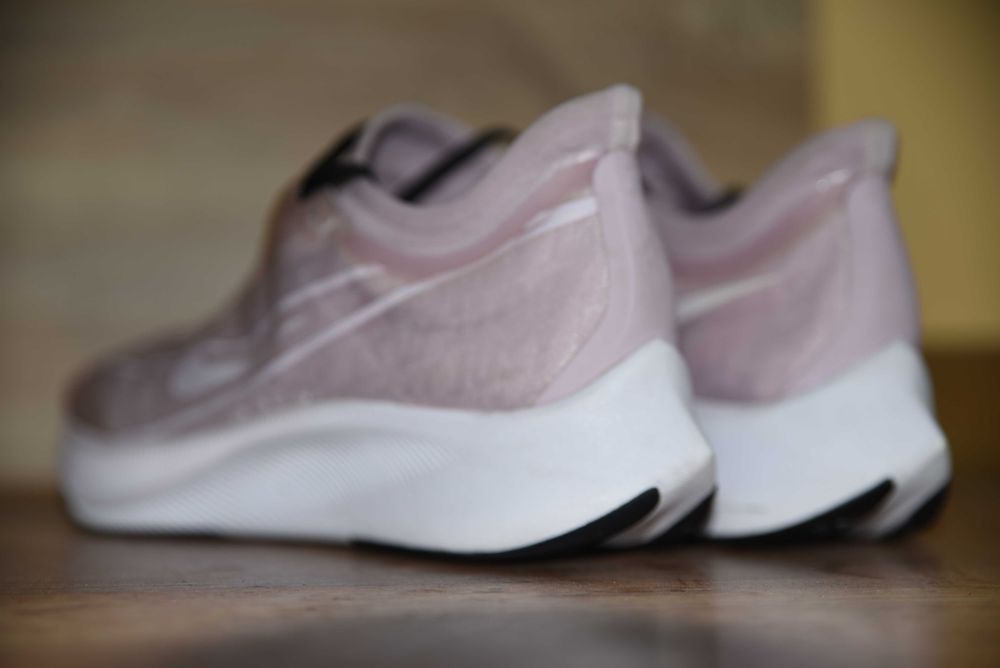 NIKE Zoom Fly 3 оригинални маратонки 42 номер