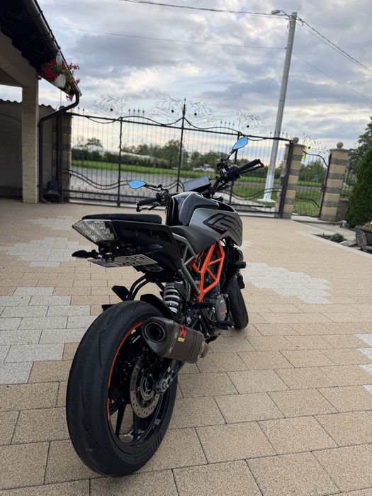 Ktm Duke 125 50 cai (super modificat) pentru a1