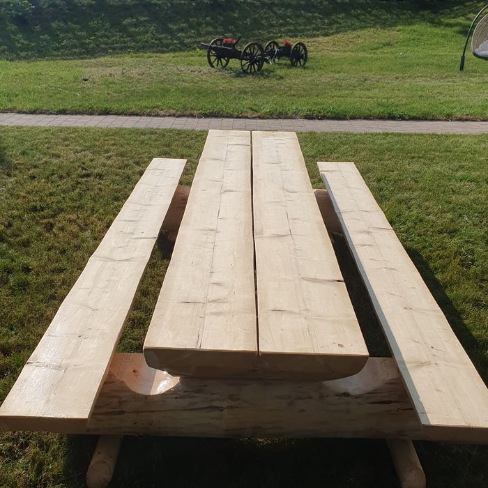 Masă lemn rotund, mobilier gradina,căsuțe, locuri de joacă