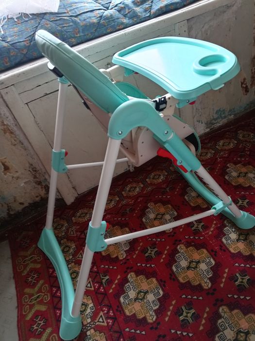 Стульчик для кормления ребенка