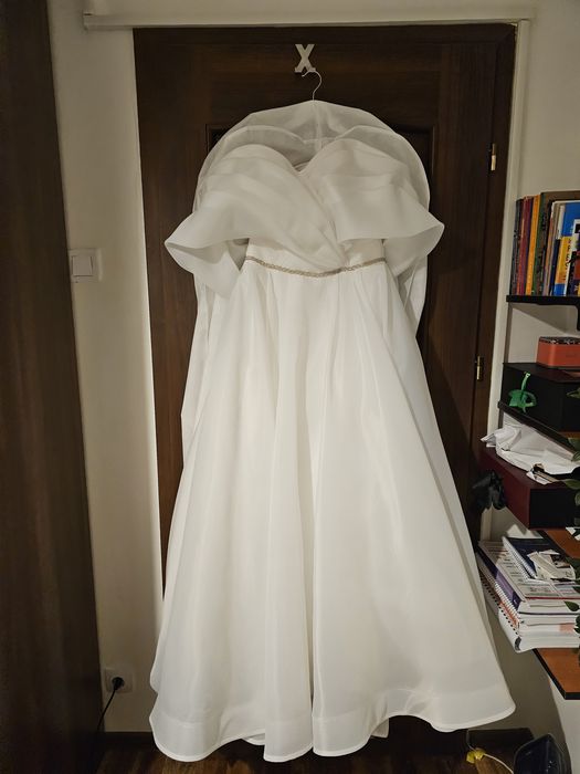 Vând rochie de mireasă