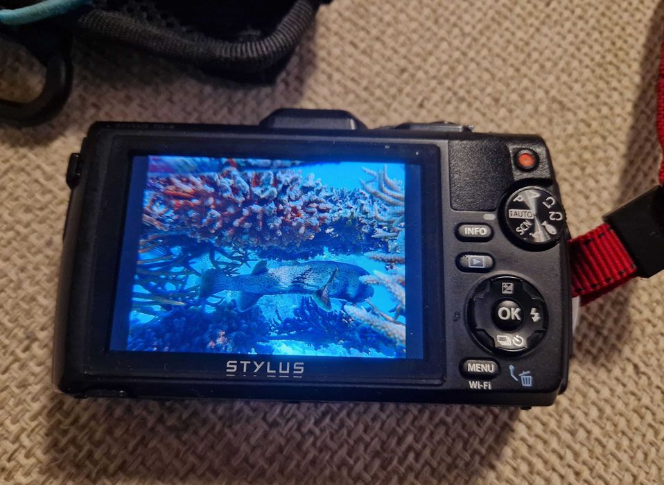 Фотоапарат Olympus Stylus TG-4 Tough