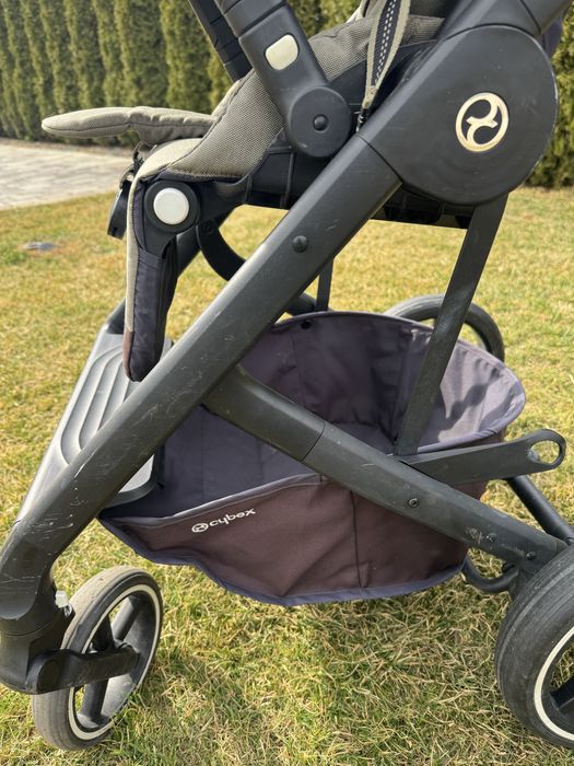 Cybex Balios S Lux 2 in 1 reversibil + cadou sac pentru carucior lana