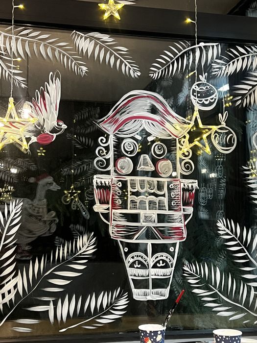 Рисунки на окнах