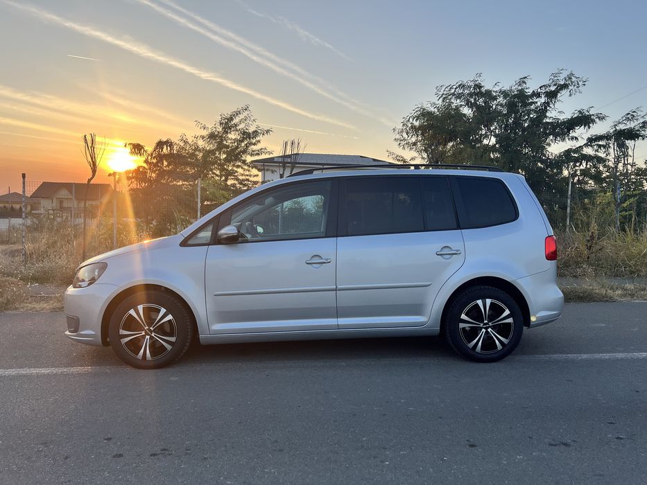 VOLKSWAGEN Touran 2012 — imagine 5