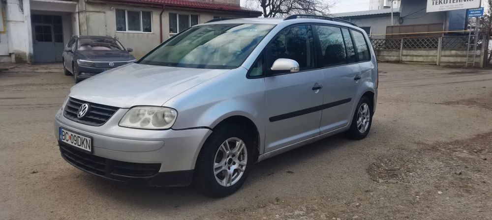 Volkswagen Touran Vw Touran 1,9 TDI 6+1 trepte viteza, 7 locuri Inmatriculata - Avariata