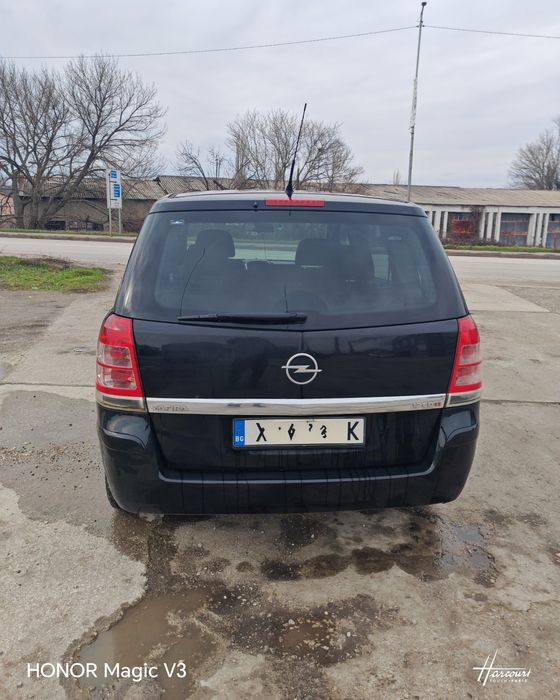 Opel Zafira B ..