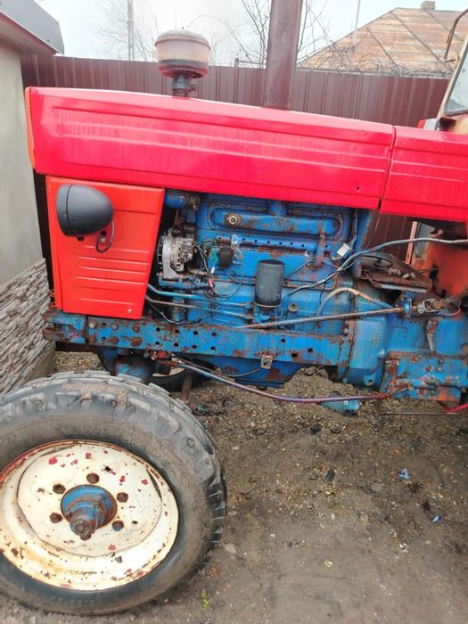 Vând tractor u650