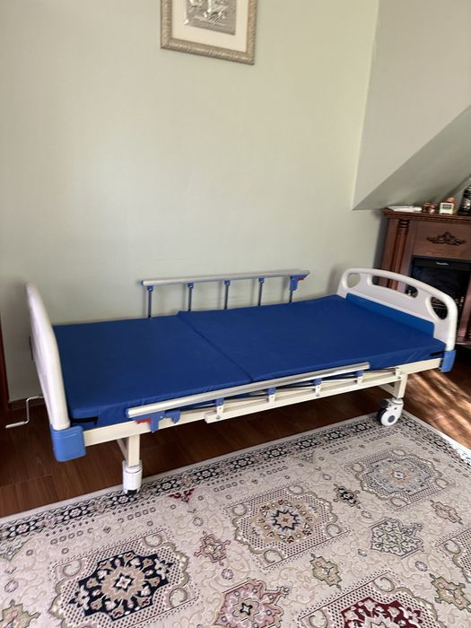 Кровать медицинская