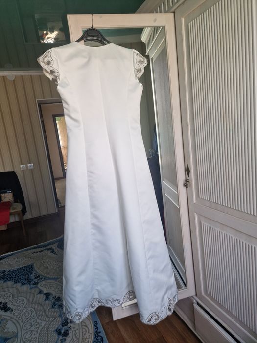 Продам белый камзол