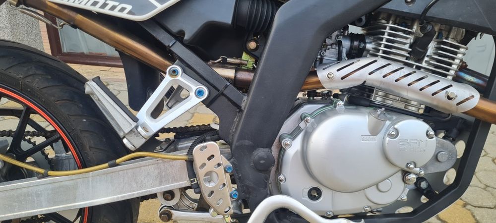 Vand motocicleta SACHCS an 2014,supermoto 125 cmc