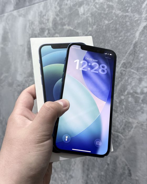 Продам Iphone 12