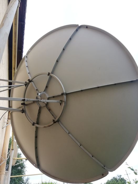 Антенна спутниковая