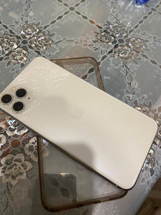 Продам айфон 11 про макс