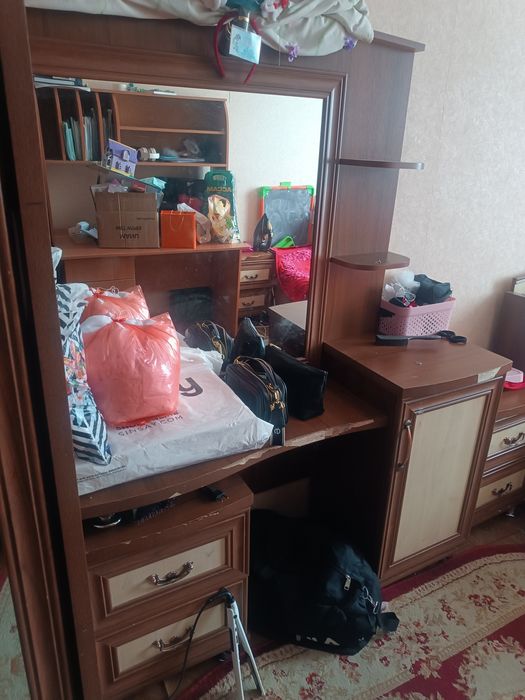 Мебель спвльная б,у старый