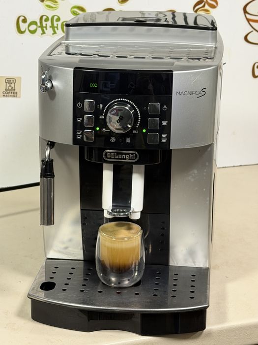 Кафемашина кафе автомат delonghi magnifica S с гаранция