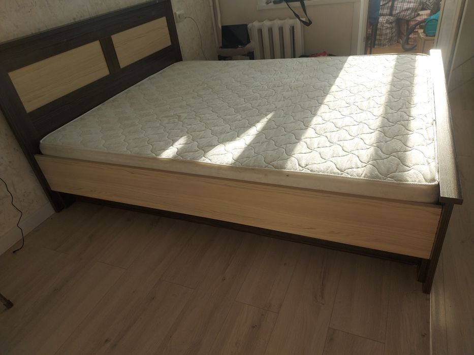 Продам срочно кровать двухспальн