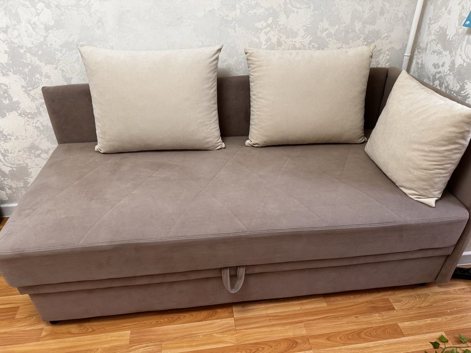 Продам угловую тахту