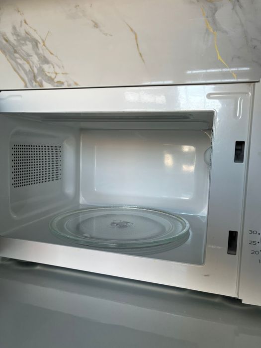 Микроволновка Hansa