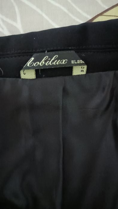 Sacou bărbătesc cu doua cămăși și două veste și cravate