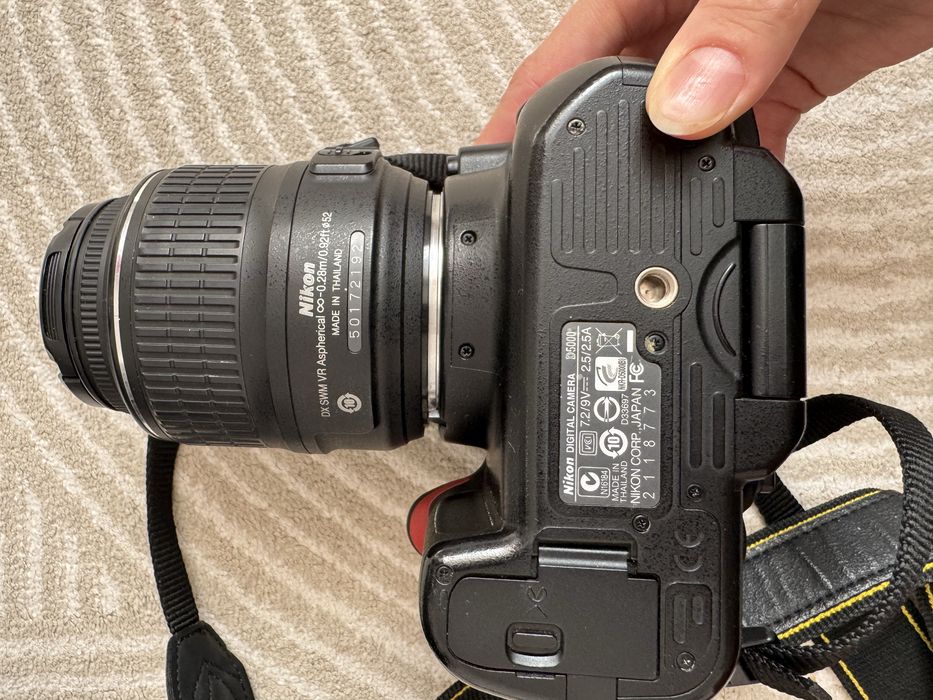 Продам фотоаппарат Nikon D5000