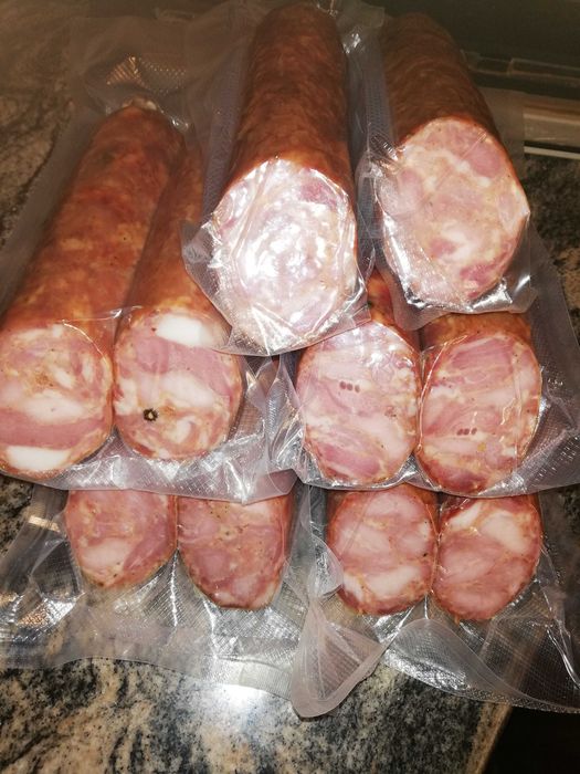 Домашно произведени деликатеси