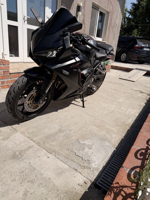 Honda CBR650R 2019