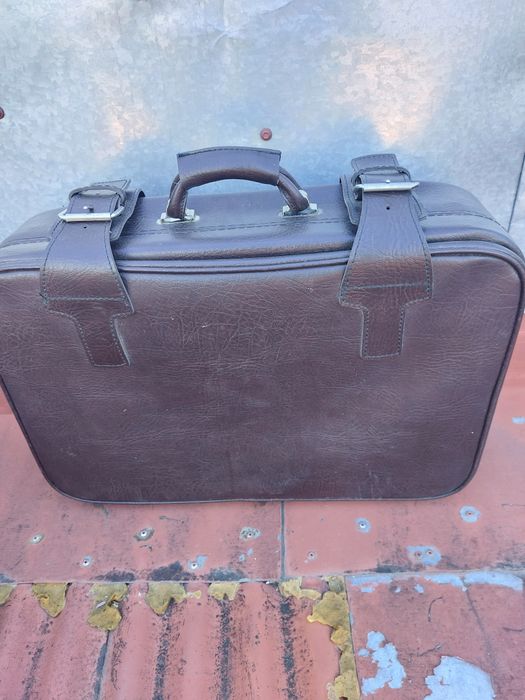 Troler foarte mare,valiza,bagaj de cala avion