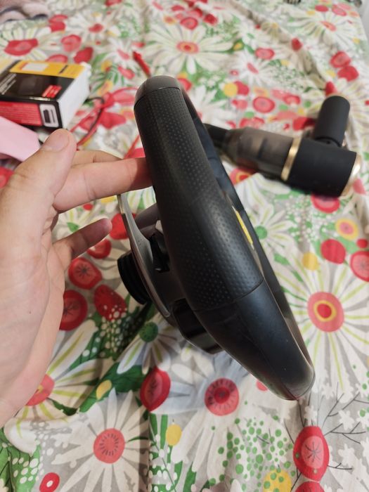 Volan Thrustmaster Ferrari 458 Italia și Pedale