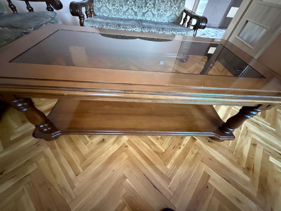 Класическа холова гарнитура от масивно дърво