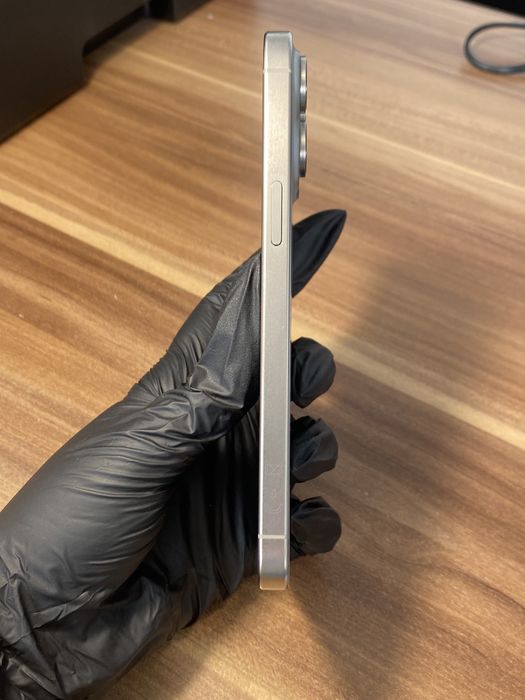 iPhone 15 Pro Max • 256 GB • Natural Titanium