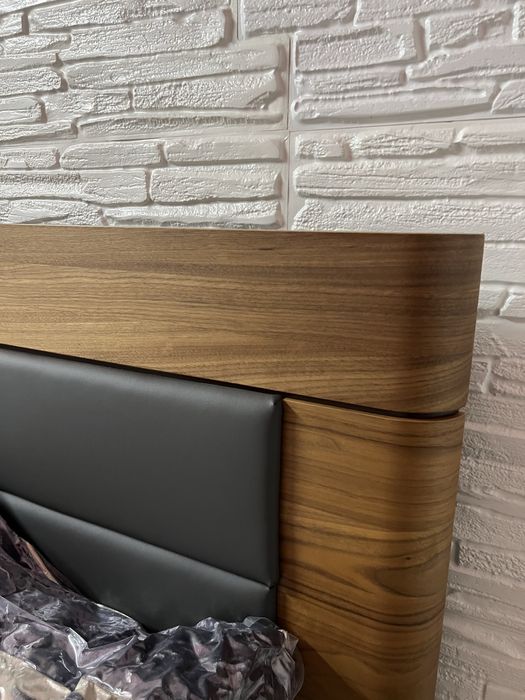 двухспальная кровать