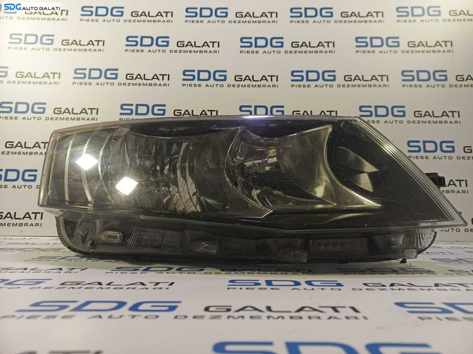 Far Dreapta FARA Xenon Skoda Octavia 3 2013 - 2017 Cod 5E2941016 030127260200 [L1744]