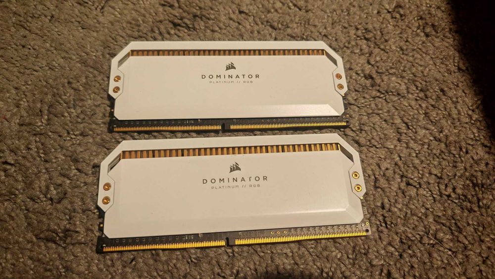 Рам памет Corsair Dominator White RGB 2x8GB 16GB DDR4 3600Mhz