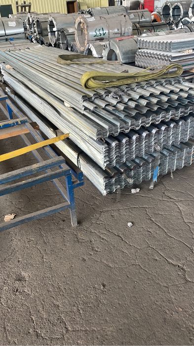 В продаже профнастил