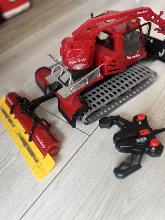 Pistenbully радиоуправляем снегорин
