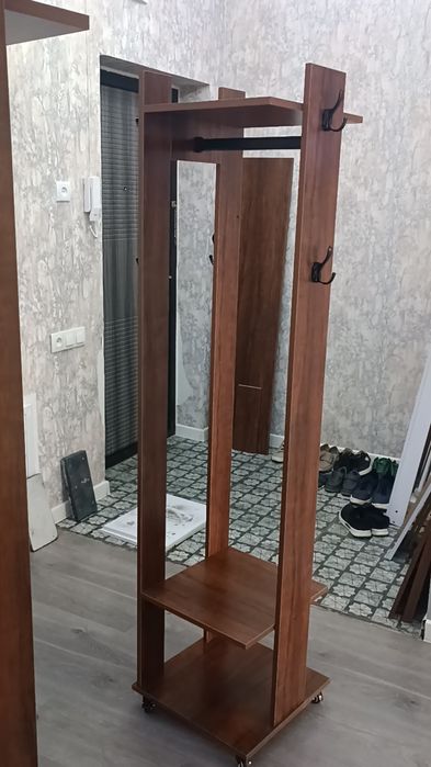 Вешелка на заказ 600000