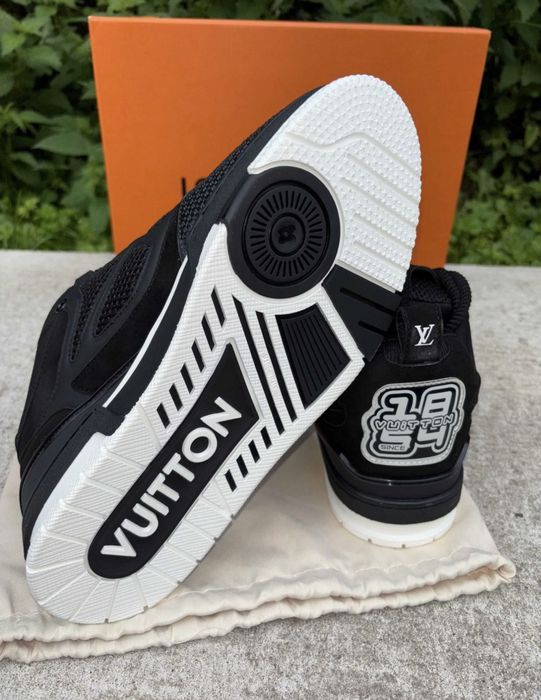 louis vuitton skate negru